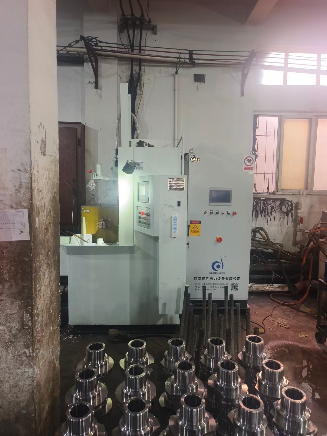160KW DSP高頻淬火設(shè)備安裝現(xiàn)場(chǎng)